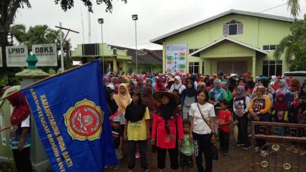 Kemeriahan Jalan Sehat Bersama Desa Karangtengah peringati HUT Desa